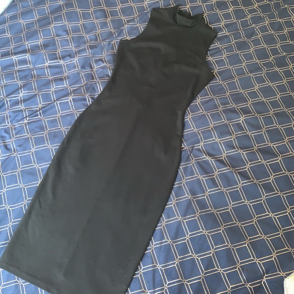 LE CHATEAU DRESS - Picture 2 of 6